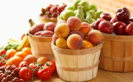 Meyve ve sebzelerin kabuklarını soymalı mı, soymamalı mı?